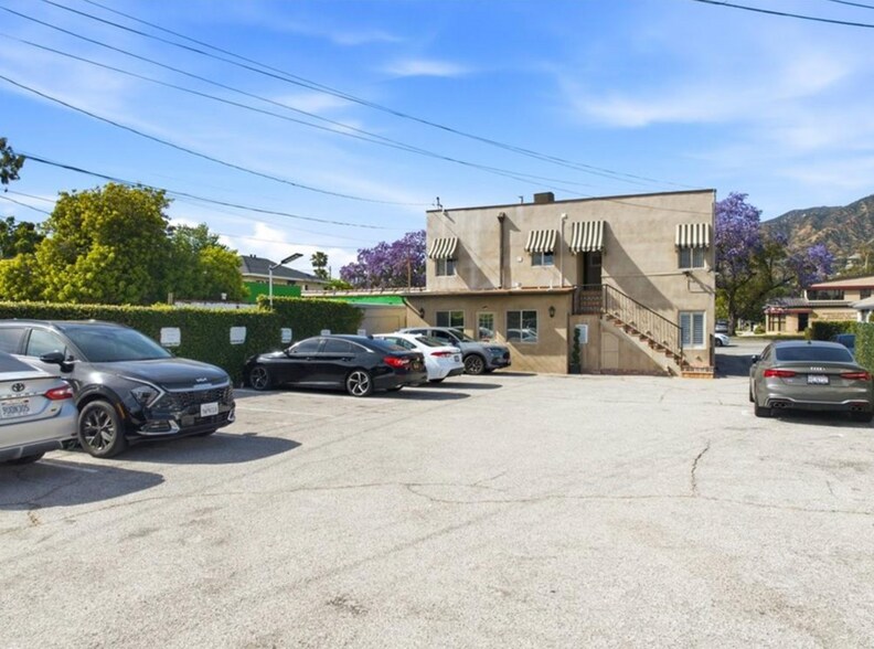 More Photos Of 530-532 W Glenoaks Blvd, Glendale Medical For Lease