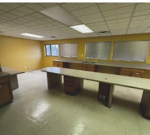 More Photos Of 21540 W 11 Mile Rd, Southfield Medical For Lease