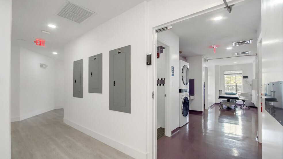 More Photos Of 7777 N University Dr, Tamarac Medical For Sale