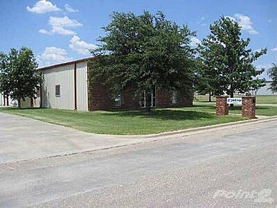 More Photos Of 207 Kimberly Dr, Cleburne Warehouse For Lease