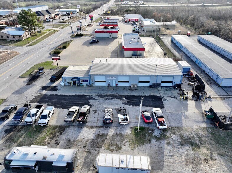 More Photos Of 1001 E Will Rogers Blvd, Claremore Auto Repair For Sale