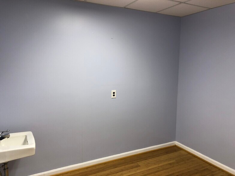 More Photos Of 611 S Carlin Springs Rd, Arlington Medical For Lease