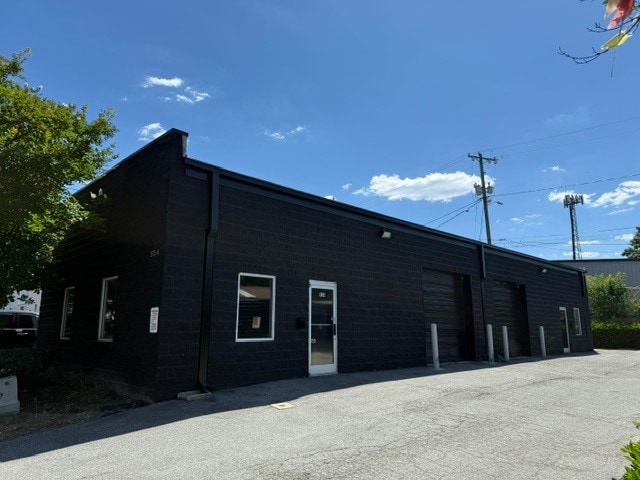 More Photos Of 930-932 N Chapman St, Greensboro General Retail For Lease