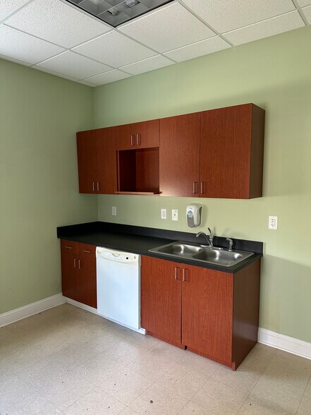 More Photos Of 4102 Ben Franklin Blvd, Durham Medical For Lease