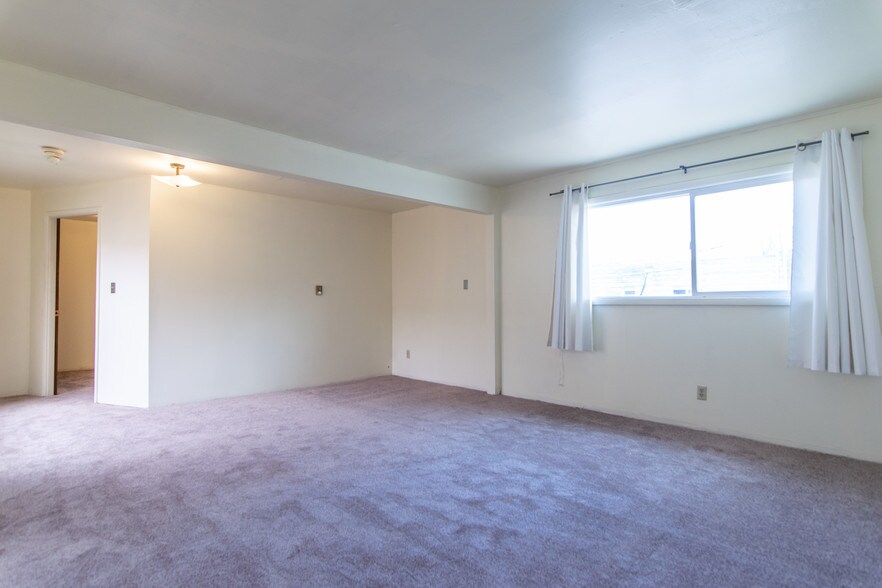 More Photos Of 527 E 1st St, Port Angeles Apartments For Sale