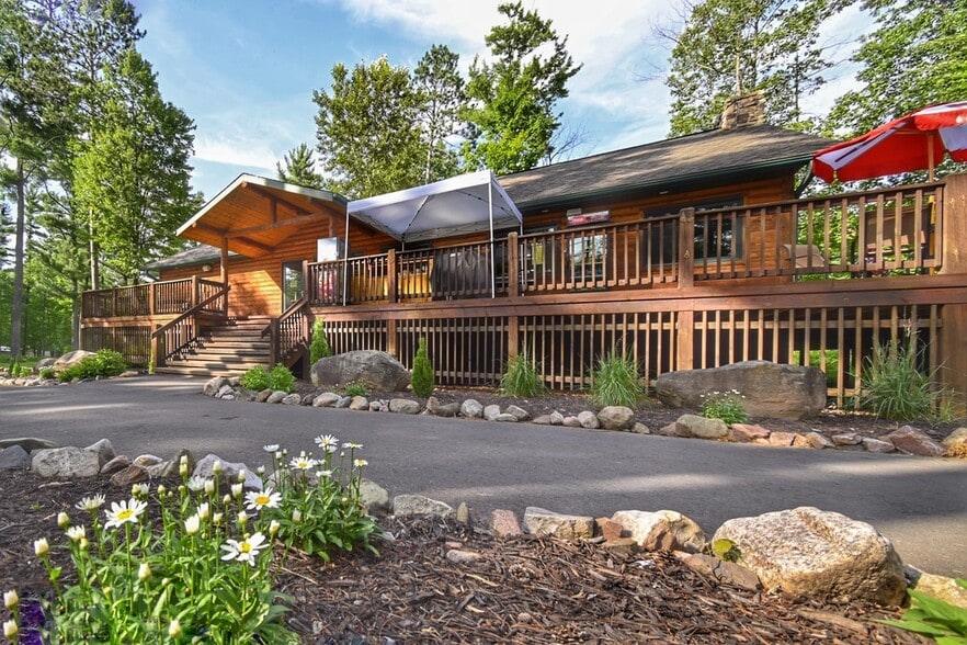 More Photos Of N3332 Pine Mountain Rd, Iron Mountain Hotel For Sale
