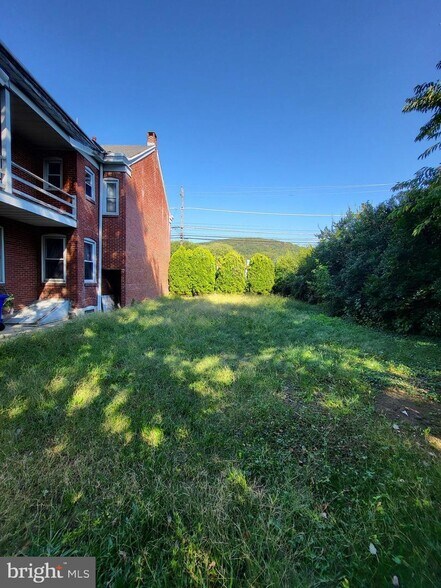 More Photos Of 402 Morgantown Rd, Reading Storefront Retail Residential For Sale