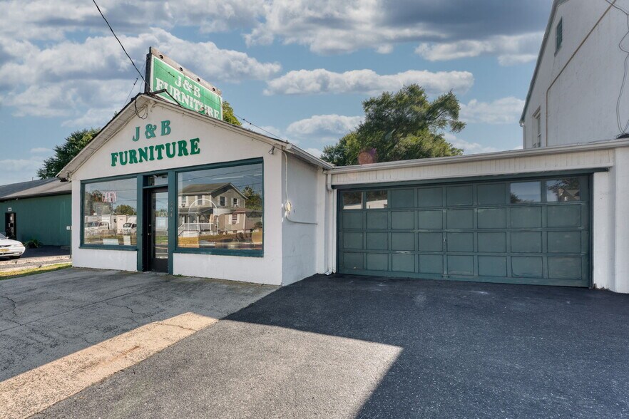 More Photos Of 1323 7th Ave, Neptune General Retail For Sale