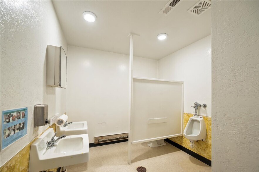 More Photos Of 522 N 9th Ave, Caldwell Daycare Center For Sale