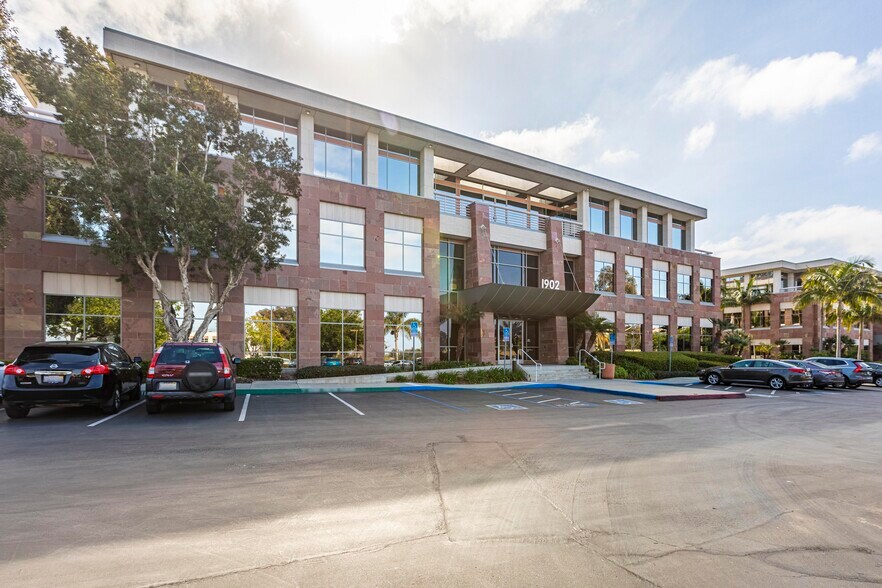 More Photos Of 1902 Wright Pl, Carlsbad Coworking Space