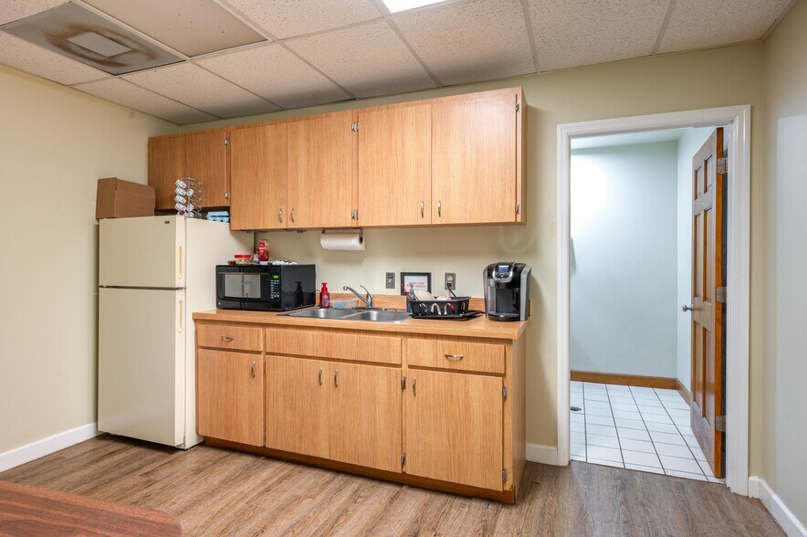 More Photos Of 126 State Road 60 W, Lake Wales Freestanding For Sale