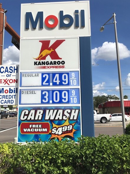More Photos Of 4350 Bee Ridge Rd, Sarasota Convenience Store For Sale