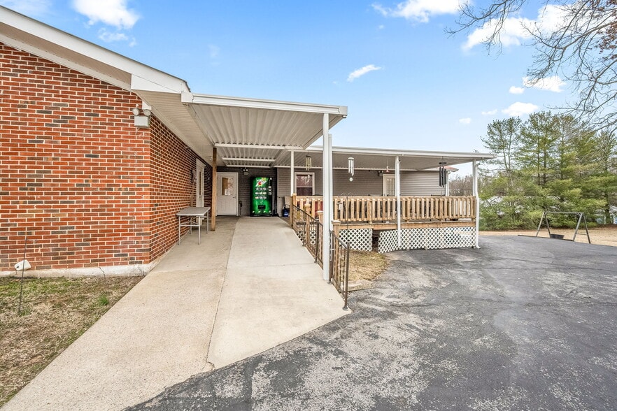 More Photos Of 345 Garfield St, McMinnville Assisted Living For Sale