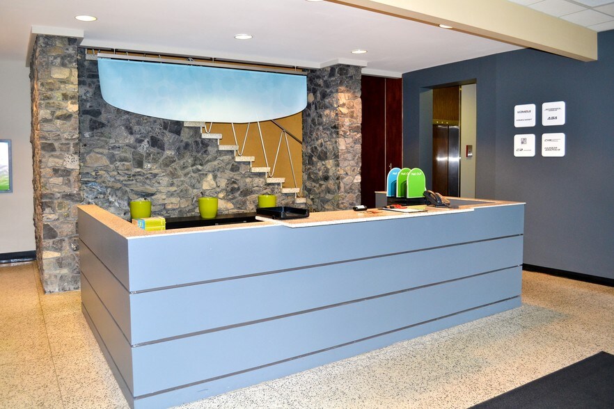 More Photos Of 3035 N Shadeland Ave, Indianapolis Light Manufacturing For Lease