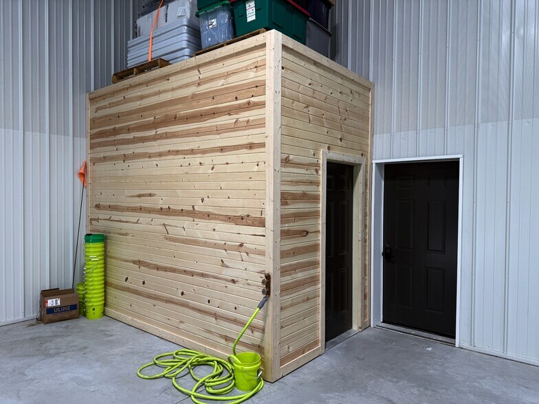 More Photos Of 504 O St, Cozad Industrial For Sale