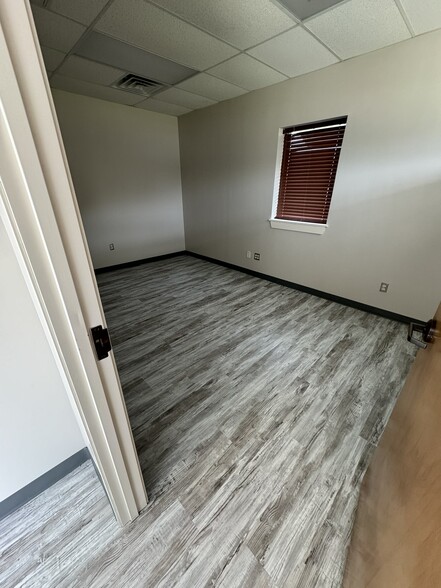 More Photos Of 618 Clara Barton Blvd, Garland Medical For Lease