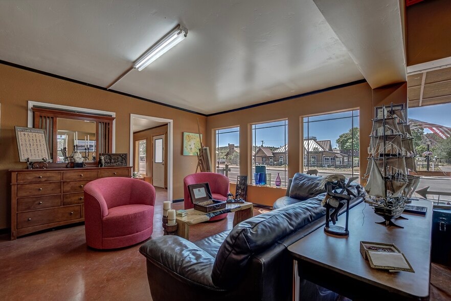More Photos Of 520 W Main St, Payson Storefront Retail Residential For Sale