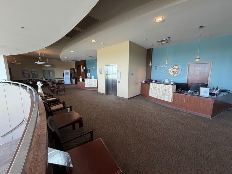 More Photos Of 400 International Dr, Williamsville Medical For Lease