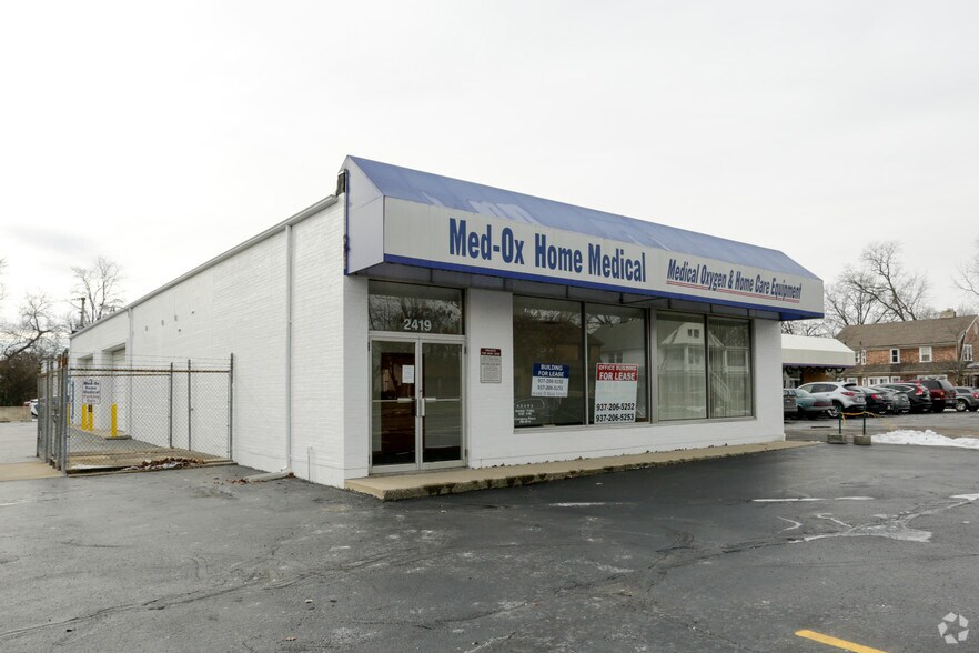 Primary Photo Of 2419 E High St, Springfield Storefront For Sale