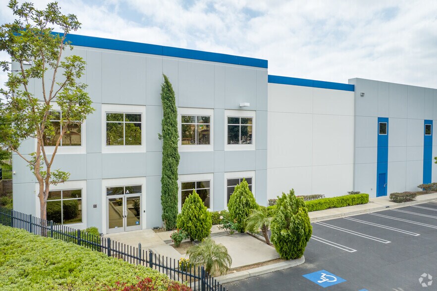 Primary Photo Of 7580 Cherry Ave, Fontana Warehouse For Lease