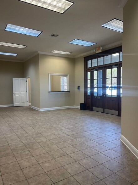More Photos Of 2798 O'Neal Ln, Baton Rouge Office For Lease