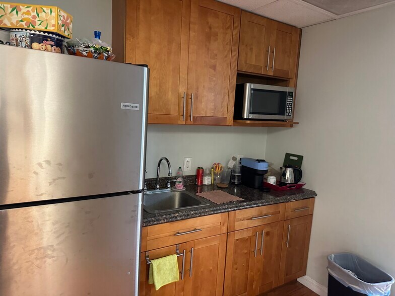 More Photos Of 1058-1060 E Las Tunas Dr, San Gabriel Storefront Retail Office For Sale