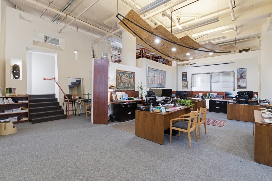 More Photos Of 1314 NW Irving St, Portland Apartments For Sale