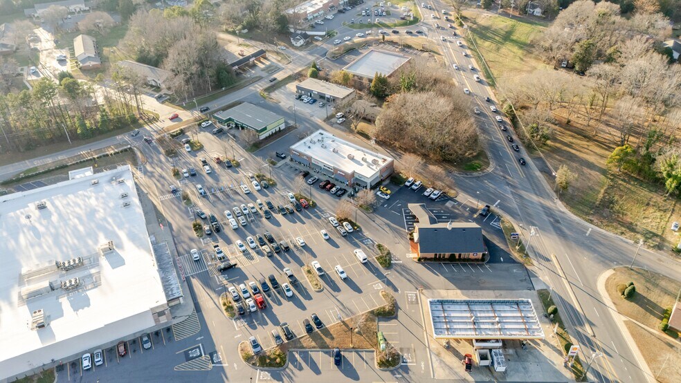 More Photos Of 400 Dobys Bridge Rd, Fort Mill Storefront Retail Office For Lease