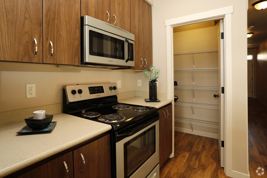 More Photos Of 19731 SW Athena Ct, Aloha Apartments For Sale