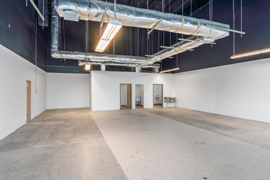 More Photos Of 44810 Old Ox Rd, Sterling Flex For Lease