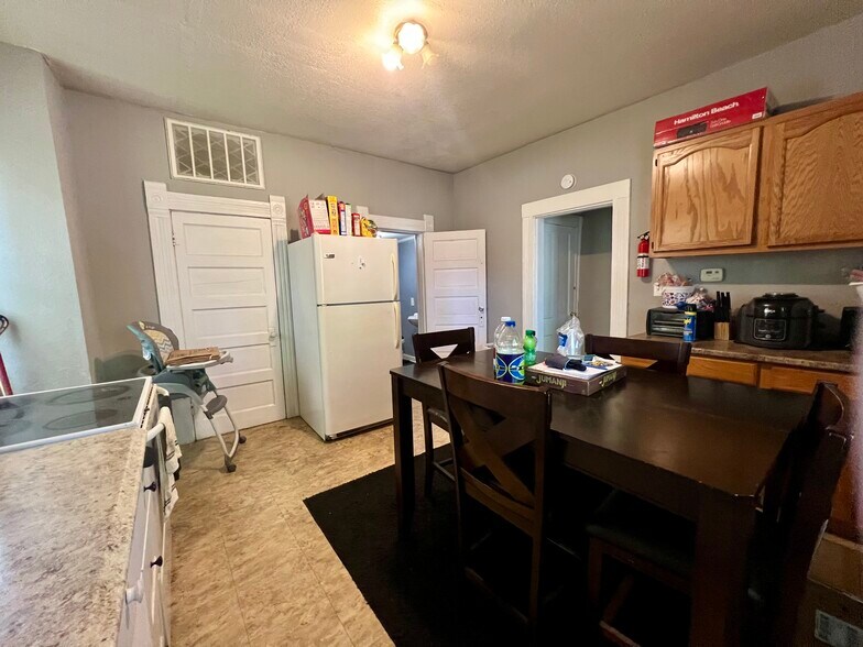 More Photos Of 2502 Pine Ave, Mattoon Apartments For Sale