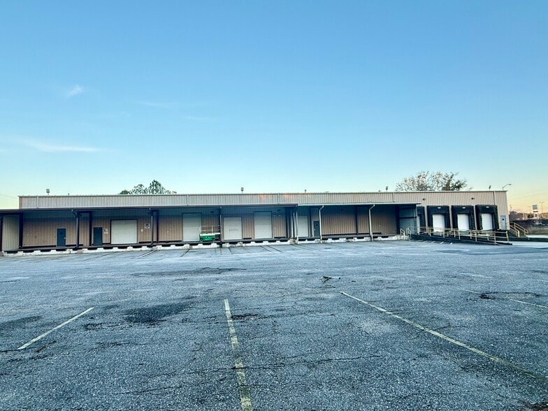More Photos Of 7871 Schillinger Park, Mobile Warehouse For Sale