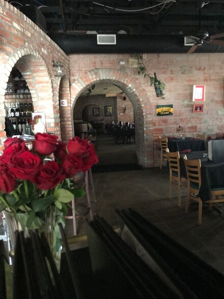 More Photos Of 1424 Washington Ave, Waco Restaurant For Sale