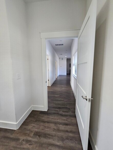 More Photos Of 230 Klattenhoff Ln, Hutto Office For Lease