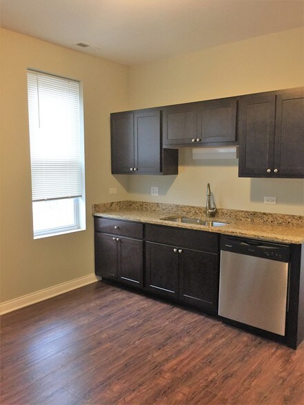 More Photos Of 1616 W 18th Pl, Chicago Apartments For Sale