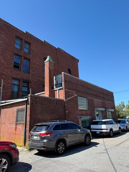More Photos Of 1098 Main St, Brockton Bank For Lease