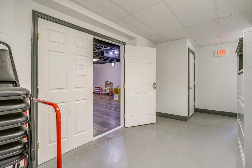 More Photos Of 1434 N Main St, Fort Worth Storefront Retail Office For Lease