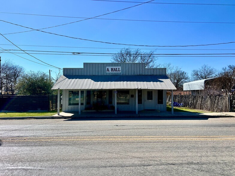 Primary Photo Of 309 FM 480, Center Point Fast Food For Sale