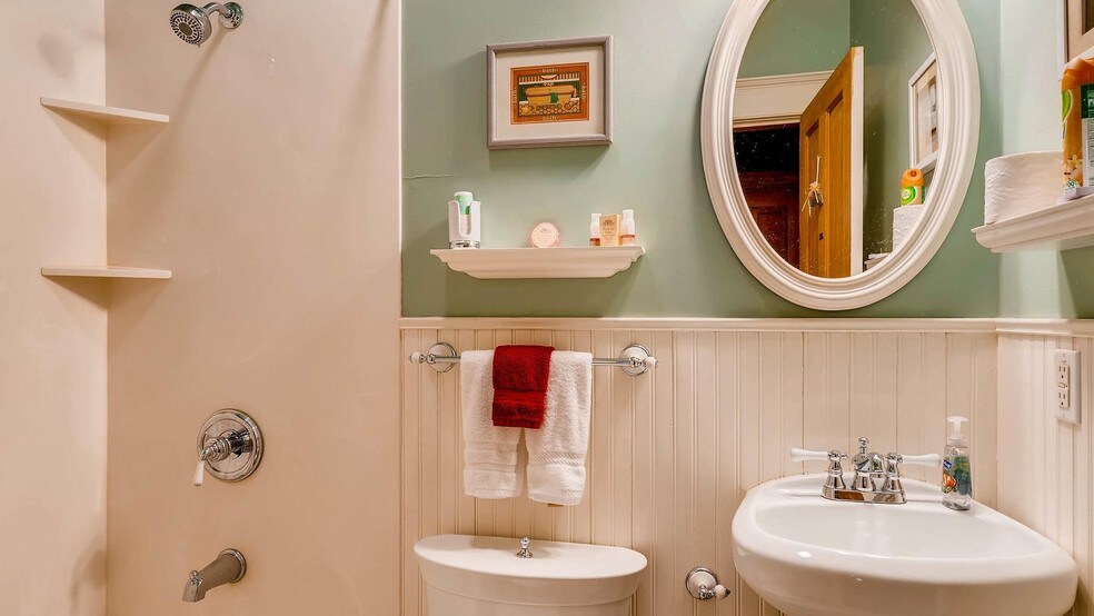 More Photos Of 1305 W 3rd St, Florence Hotel For Sale