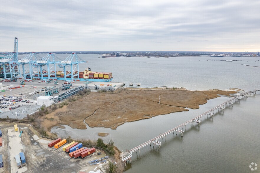 More Photos Of 1 Wild Duck Ln, Portsmouth Warehouse For Lease