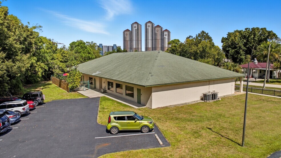 More Photos Of 2232 Altamont Ave, Fort Myers Office For Sale