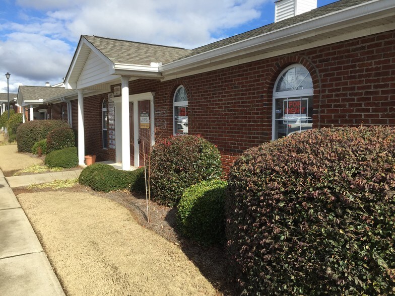 More Photos Of 106 Colony Park Dr, Cumming Office Residential For Lease