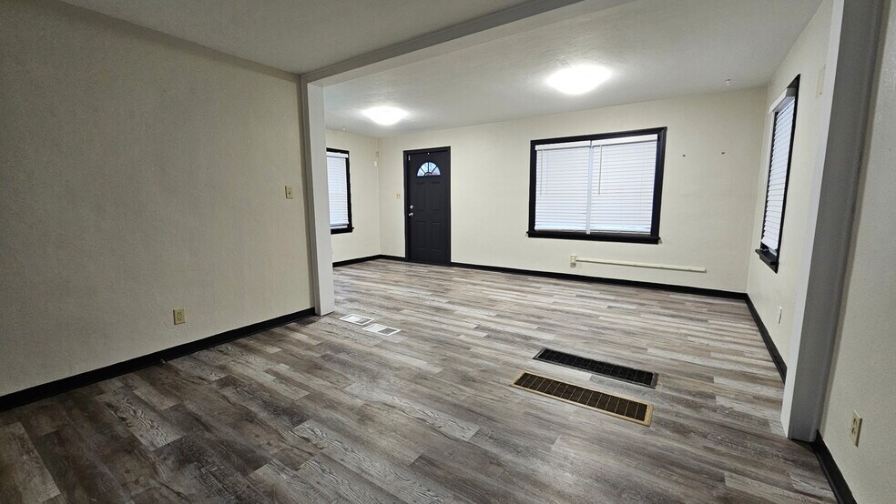 More Photos Of 2055 S Main St, Akron Office For Lease