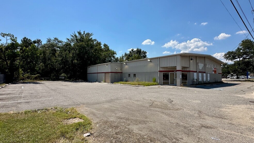 More Photos Of 3107 Spring Hill Ave, Mobile Freestanding For Sale