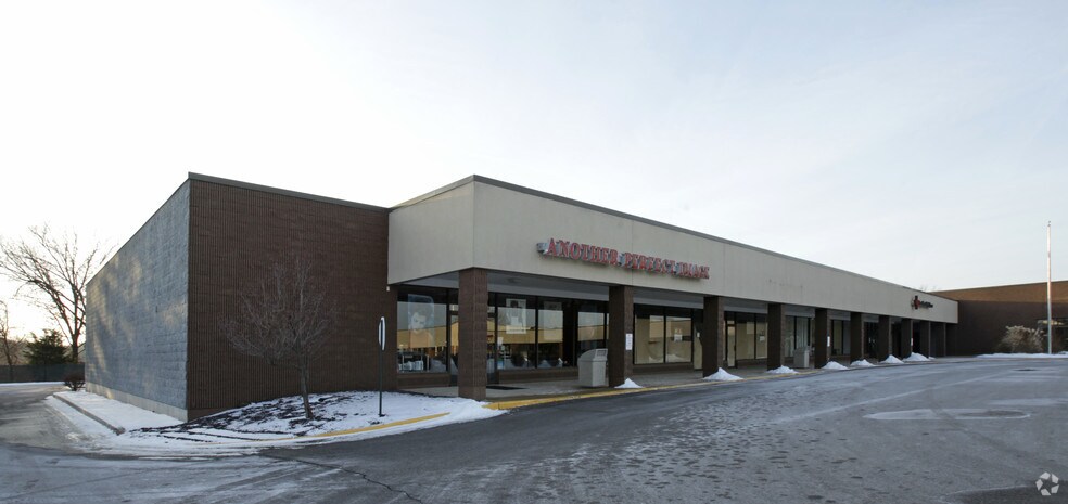 More Photos Of 9222-9280 Watson Rd, Crestwood General Retail For Lease