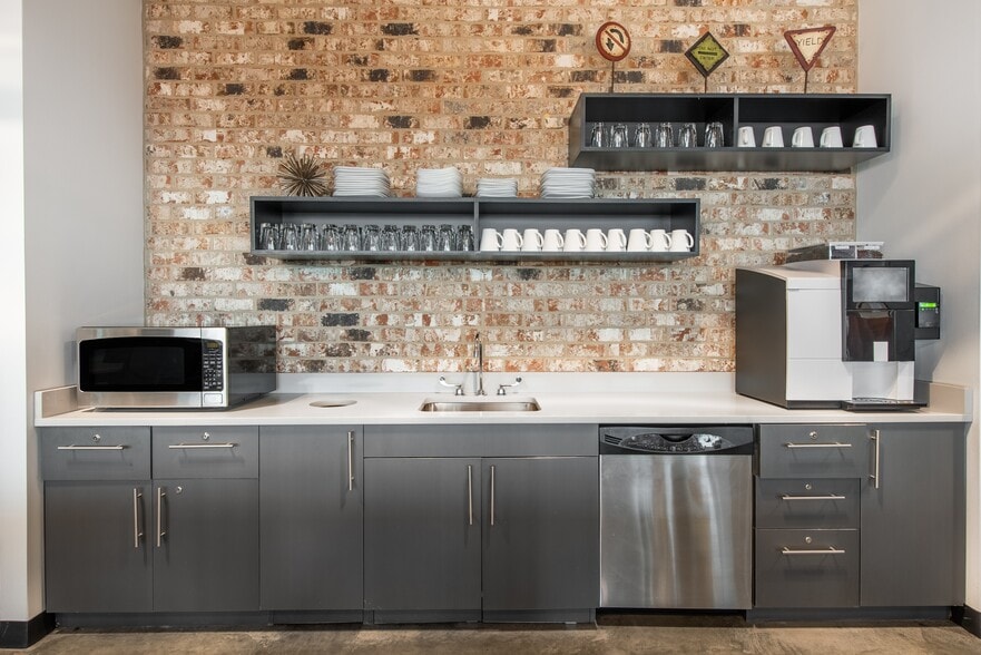 More Photos Of 4242 Six Forks Rd, Raleigh Coworking Space