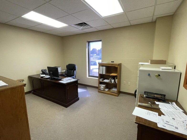 More Photos Of 6671 Shepherdsville Rd, Elizabethtown Warehouse For Lease