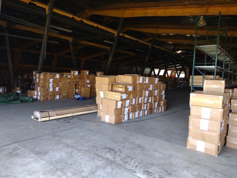 More Photos Of 202 Industrial Dr, Emporia Warehouse For Sale