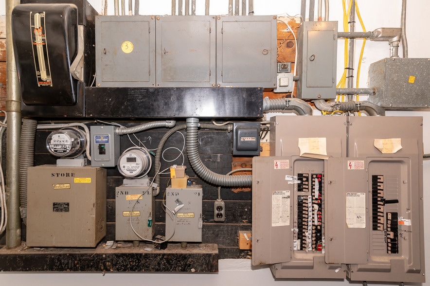 More Photos Of 6320 Windsor Mill Rd, Gwynn Oak Storefront Retail Office For Sale