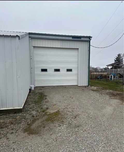 More Photos Of 2490 Highway 92, Washington Flex For Lease